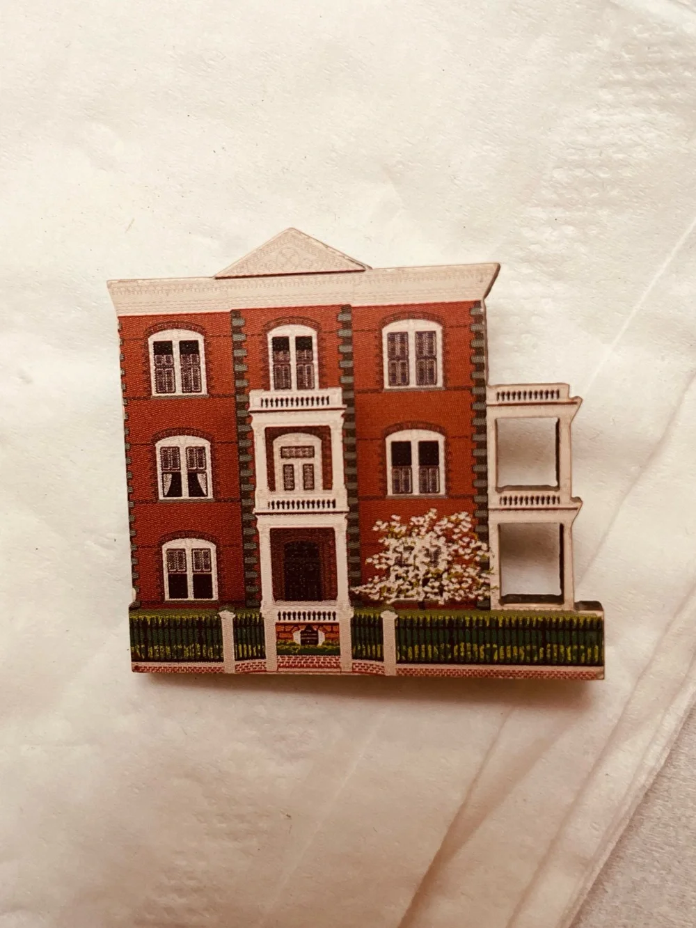 Vtg, Sheila’s Historic Lapel Pin, Calhoun Mansion, Charleston, SC. 1999